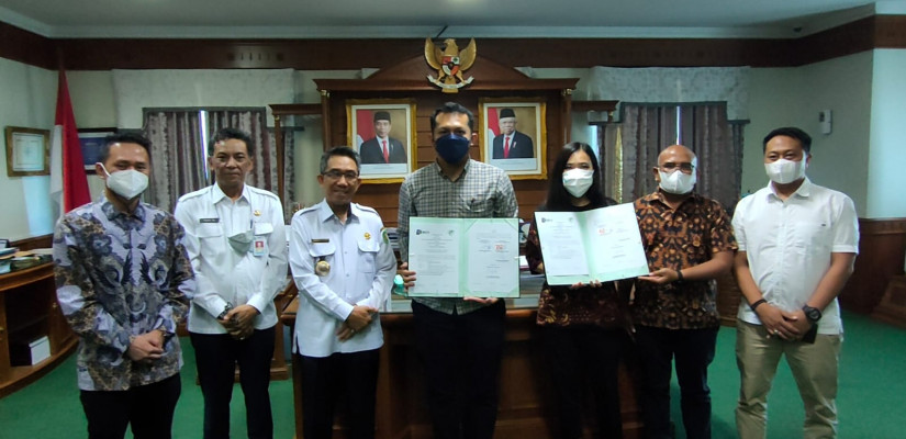 Penandatanganan MoU antara Pemerintah Kutai Timur yang diwakili oleh Pengembang Kawasan Ekonomi Khusus Maloy Batuta Trans Kalimantan (KEK MBTK) dengan PT Palma Serasih Internasional (PSI) selaku investor.