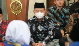 Ketua DPRD Kutim Ikut Melepas Keberangkatan Caloh Haji asal Kutim