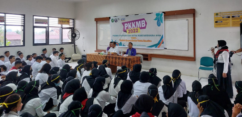 Ketua DPRD Kukar, Abdul Rasid jadi pemateri dalam kegiatan PKKMB Universitas Kutai Kartanegara.