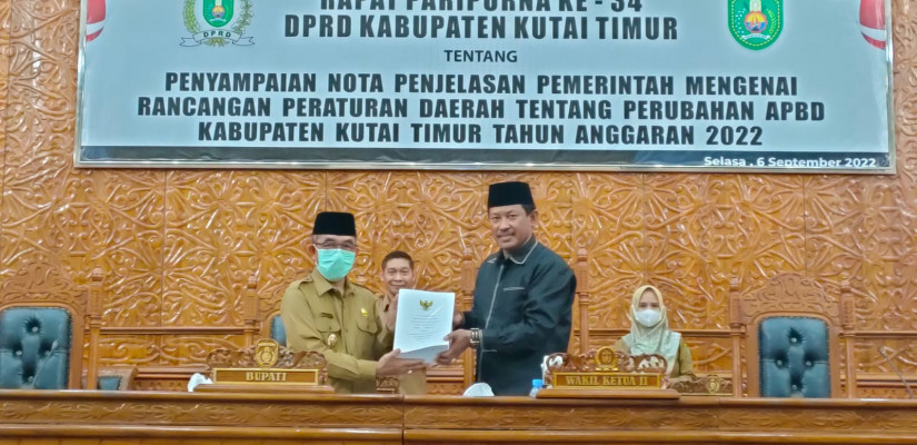 Penyampaian nota penjelasan pemerintah, mengenai rancangan Peraturan Daerah tentang perubahan APBD Kabupaten Kutai Timur tahun anggaran 2022, Selasa (6/9/2022).