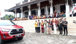 Bupati Kukar Edi Damansyah Lepas Kirab Pemuda Nusantara Menuju Titik Nol IKN
