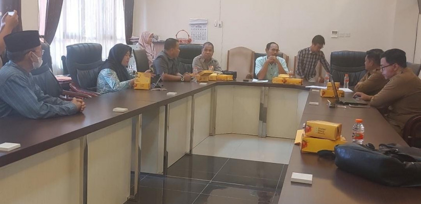 Komisi IV DPRD Kukar bersama bagian Kesra Setkab Kukar menggelar rapat dengar pendapat (RDP), pada Senin (24/10/2022).