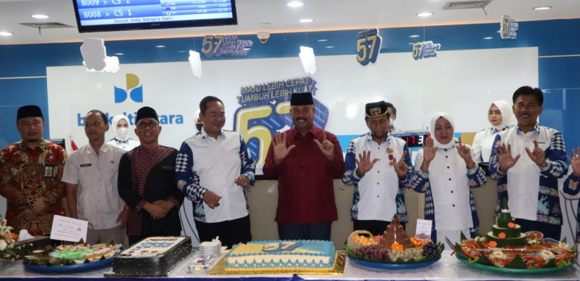 Edi Damansyah hadiri perayaan Hari Ulang Tahun (HUT) Bankaltimtara Tenggarong yang ke-57, pada Jumat (14/10/2022).