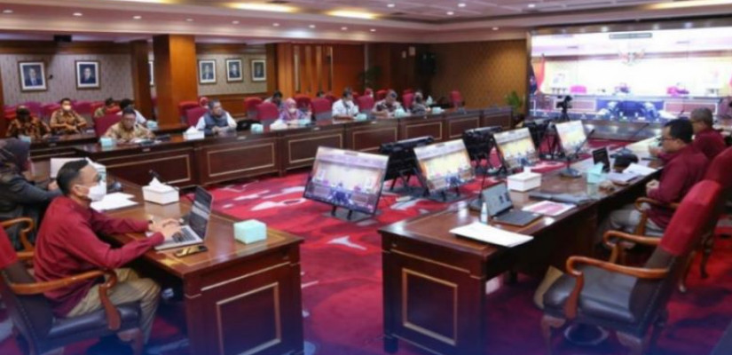 Kalimantan Timur terpilih menjadi salah satu dari empat daerah menjadi pilot project implementasi Peraturan Menteri Pendayagunaan Aparatur Negara dan Reformasi Birokrasi.