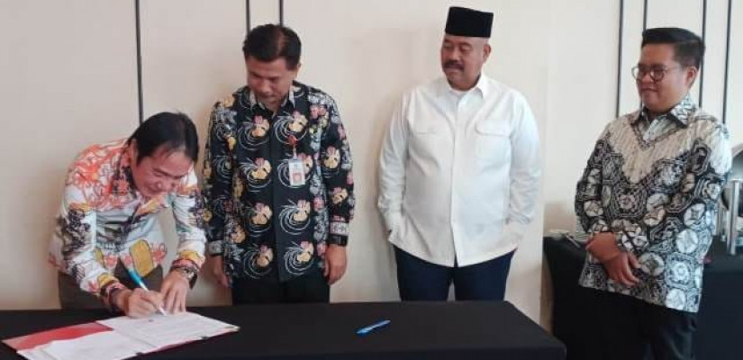 Penandatanganan Naskah Perjanjian Hibah Daerah (NPHD) dan berita acara oleh Pemkab Kukar dan Kemenkum Ham Kalimantan Timur (Kaltim).