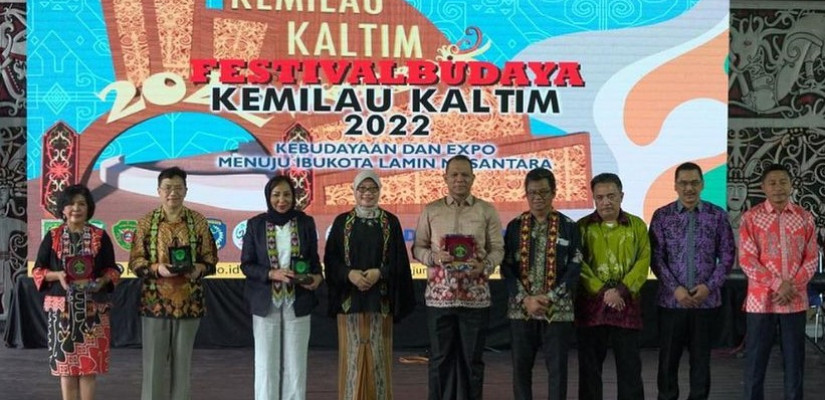 Acara ini berlangsung di Anjungan Provinsi Kaltim Taman Mini Indonesia Indah (TMII) Jakarta.