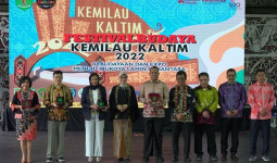 Sekda Kaltim Hadiri Festifal Budaya Kemilau Kaltim di TMII Jakarta