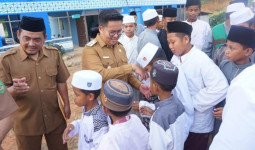 Wabup Rendi Solihin Kunjungi Pesantren Al Farisyah Hasyim Desa Rapak Lambur