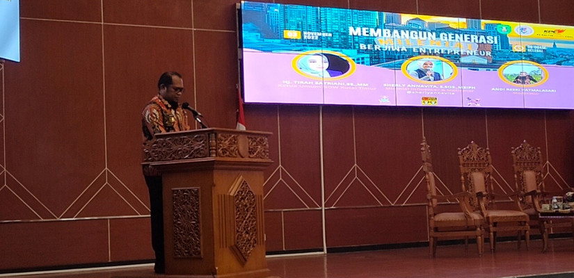 Wakil Bupati Kutim Kasmidi Bulang pada Kamis (03/11/2022) membuka secara langsung acara seminar yang diselenggarakan oleh Gabungan Organisasi Wanita (GOW).