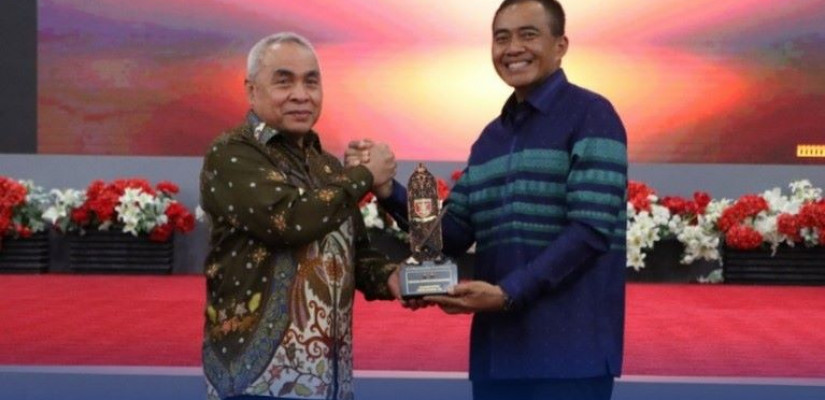 Gubernur Kaltim H Isran Noor bersama Pangdam VI Mulawarman Mayjen TNI Tri Budi Utomo.