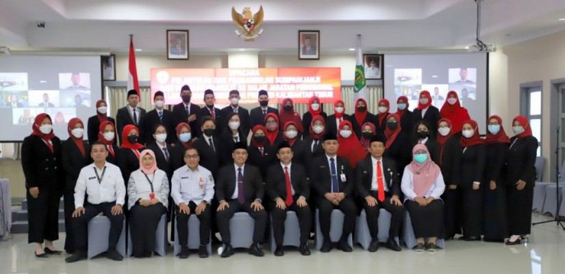Hadi Mulyadi melantik sebanyak 44 Pegawai Negeri Sipil di lingkungan Pemerintah Provinsi Kalimantan Timur.