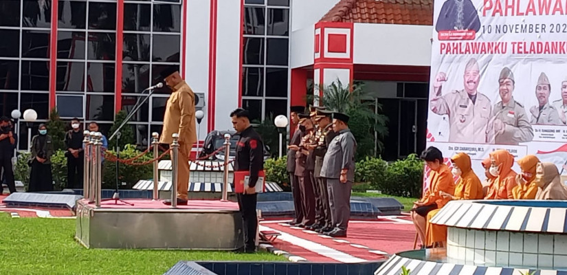 Pelakasanaan upacara bendera tersebut dipimpin langsung oleh Bupati Kukar, Edi Damansyah dan diikuti oleh seluruh jajaran di lingkungan Pemkab.