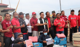 Wabup Rendi Solihin Salurkan Bantuan Kepada Nelayan Samboja, Muara Jawa dan Sangasanga