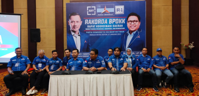 Ketua DPD PD Kaltim yang juga Anggota Komisi V DPR RI, Irwan dengan didampingi Ketua dan Sekretaris Dewan Pimpinan Cabang (DPC) PD se-Kalimantan Timur.