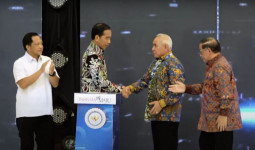 Gubernur Isran Pertanyakan Nasib Honorer Langsung ke Presiden Jokowi