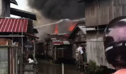 Kebakaran Dekat Pasar Kedondong: Bangsalan 21 Pintu dan 2 Rumah Tunggal Terbakar