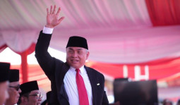 Gubernur Kalimantan Timur Menerima Anugerah Satyalancana Wirakarya dari Presiden