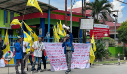 Mahasiswa Demo Pertamina Terkait Kelangkaan Gas Elpiji Subsidi 3 Kg di Samarinda