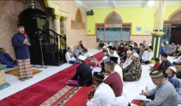 Safari Subuh di Masjid Hayyun Mubarok LDII, Bupati Kukar Serahkan Akte Yayasan Rumah Ibadah Secara Gratis