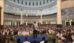 Puluhan Ribu Warga Kutim Hadiri Tabliq Akbar UAS di Masjid Agung Al-Faruq
