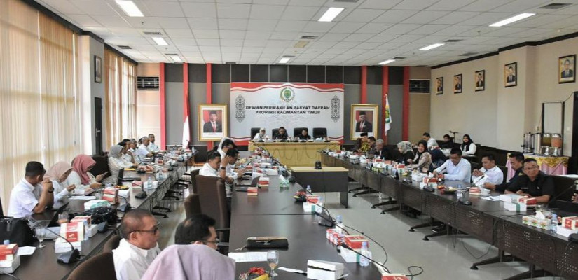 Suasana rapat Badan Anggaran Bersama TAPD digelar di Kantor DPRD Kalimantan Timur (Kaltim) pada hari ini Rabu (9/8/2023). Sumber: Humas DPRD Kaltim