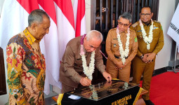 Didampingi Bupati Kutim, Isran Noor Resmikan Gedung Baru STIE Nusantara