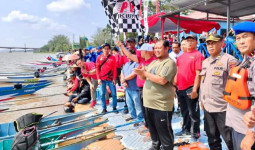 Ketua DPRD Kukar Berikan Apresiasi Atas Banyaknya Minat Peserta Lomba Ketinting di Tenggarong