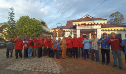 Wabup Kukar Salurkan Bantuan Untuk Petani Desa Panca Jaya