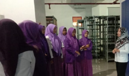 Siswa SMK Labbaika Samarinda Belajar Kearsipan di Gedung Arsip DPK Kaltim