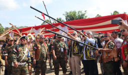 Menhan Prabowo Ajak Warga Dayak Ikut Amankan NKRI