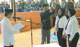 Sri Wahyuningsih dan Syairi, Anggota BPD PAW Muara Bengkal Ilir dan Mulupan Dilantik