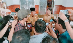 Tanggapi Fraksi AKB, Bupati Sebut Pertumbuhan Ekonomi Jadi Prioritas