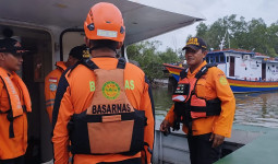 Speedboat Tabrak Tongkang di Teluk Balikpapan, Seorang Penumpang Tewas