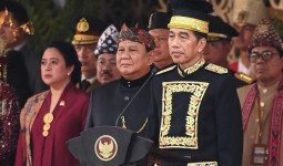 HUT RI di IKN: Jokowi Pakai Baju Kesultanan Kutai hingga Pembawa Baki dari Kaltim