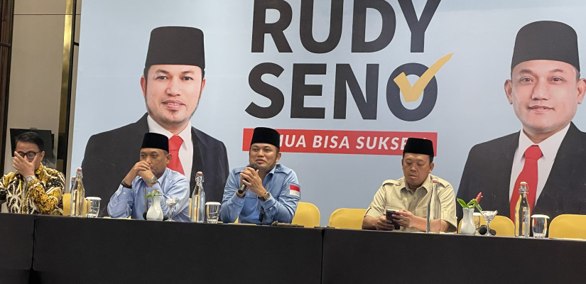 Konferensi pers yang digelar paslon Rudy Mas'ud-Seno Aji usai mendaftar ke KPU Kaltim. (Selasar/yoghy)