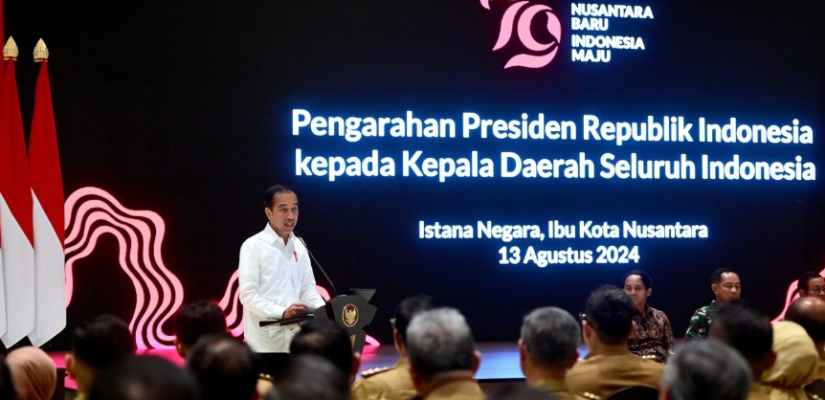 Presiden Joko Widodo memberikan pengarahan kepada para gubernur, bupati, dan wali kota di Istana Negara, Ibu Kota Nusantara, Provinsi Kalimantan Timur pada Selasa, 13 Agustus 2024. Foto: BPMI Setpres/Muchlis Jr