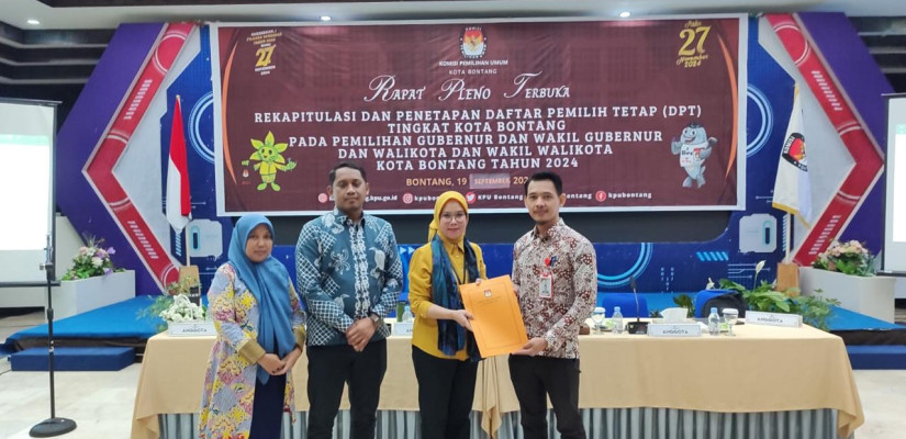 Rapat Pleno Terbuka untuk Rekapitulasi Daftar Pemilih Sementara Hasil Perbaikan (DPSHP) dan Penetapan Daftar Pemilih Tetap (DPT) Pilkada 2024 KPU Bontang. (Foto: Media Center KPU Kaltim)