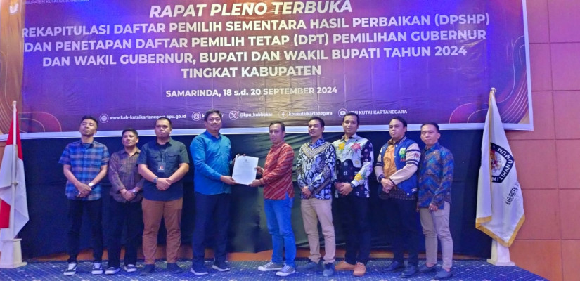 Rapat Pleno Terbuka yang digelar di Hotel Puri Senyiur Samarinda pada, Kamis (19/9/2024) siang. (Foto: Media Center KPU Kaltim)