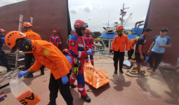 Pekerja Galangan Kapal di Pulau Atas Tewas Usai Jatuh dari Ketinggian 7 Meter