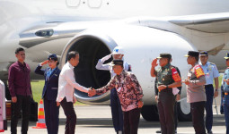 Presiden Jokowi Mendarat di Balikpapan, akan Pimpin Rapat Kabinet di IKN Besok