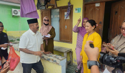 Hujan Tak Halangi Edi Damansyah Blusukan ke Muara Badak