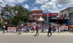 Ratusan Mahasiswa Balikpapan Long March Bentuk Penolakan Politik Uang