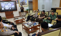 Sekkab Kukar Sunggono Ikuti Zoom Meeting Soal Laporan Proses Pilkada 2024