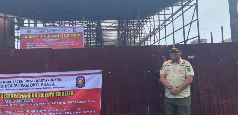 Tak Ada Izin, Bangunan Lapak Semi Permanen di Kawasan Pasar Tangga Arung Disegel