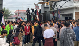 Mahasiswa Demo Tolak Perguruan Tinggi Kelola Tambang, Tak Ada Anggota Dewan yang Menemui