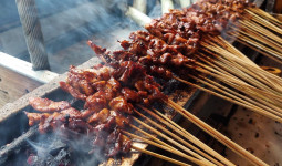 Hati-Hati! Konsumsi Sate Berlebihan Bisa Picu Risiko Kanker