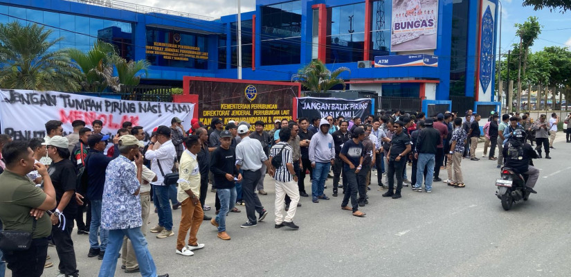 Dua Kubu Massa Aksi Hampir Bentrok Akibat Tuntutan Penutupan Sungai Mahakam