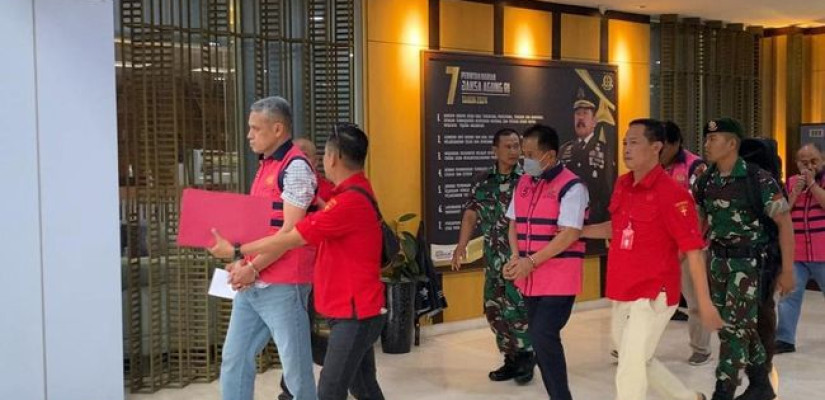 Kejati DKI menahan sembilan tersangka kasus dugaan korupsi proyek fiktif di PT Telkom Indonesia. Foto : Selasar / ist