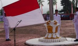 Pemkab Kukar Gelar Upacara Peringatan Hardiknas 2025