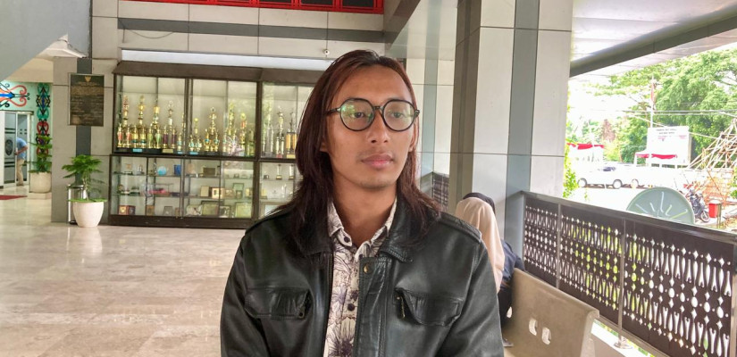 Irfan Ghazy Selaku Pengacara Publik LBH Samarinda Mewakili Pedagang Pasar Subuh Setelah Mengirimkan Surat Permohonan Audiensi dengan Walikota Samarinda. Sumber: Selasar/Zain.